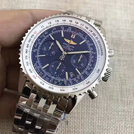 Breitling ナビタイマー01 AB012721/C889/443A ブルー文字盤 クォーツムーブメント搭載！